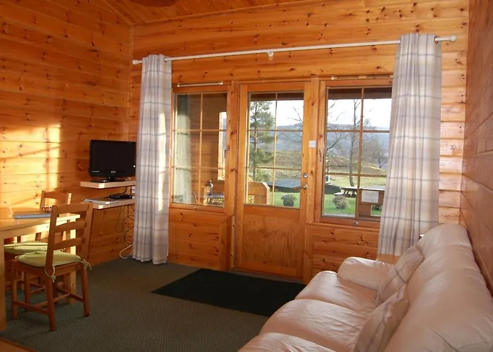 Cosy & Compact Rowan Lodge No2